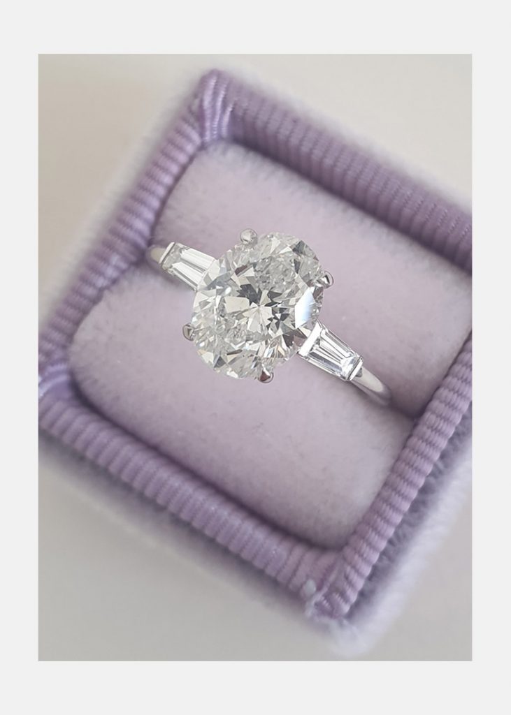 2.0 CT Oval Cut Moissanite Three Stone Engagement Ring