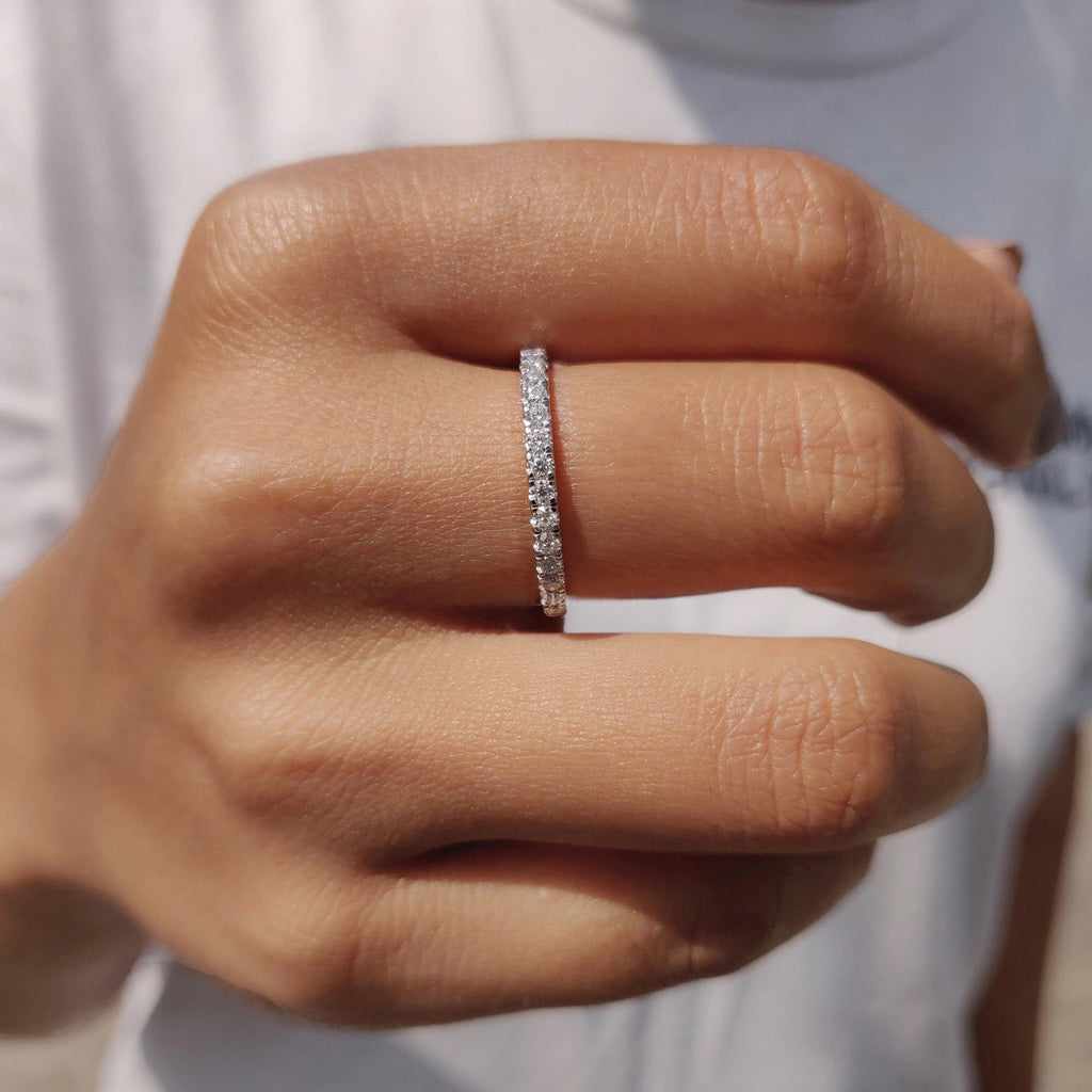 Round Cut White Gold Moissanite Wedding Band