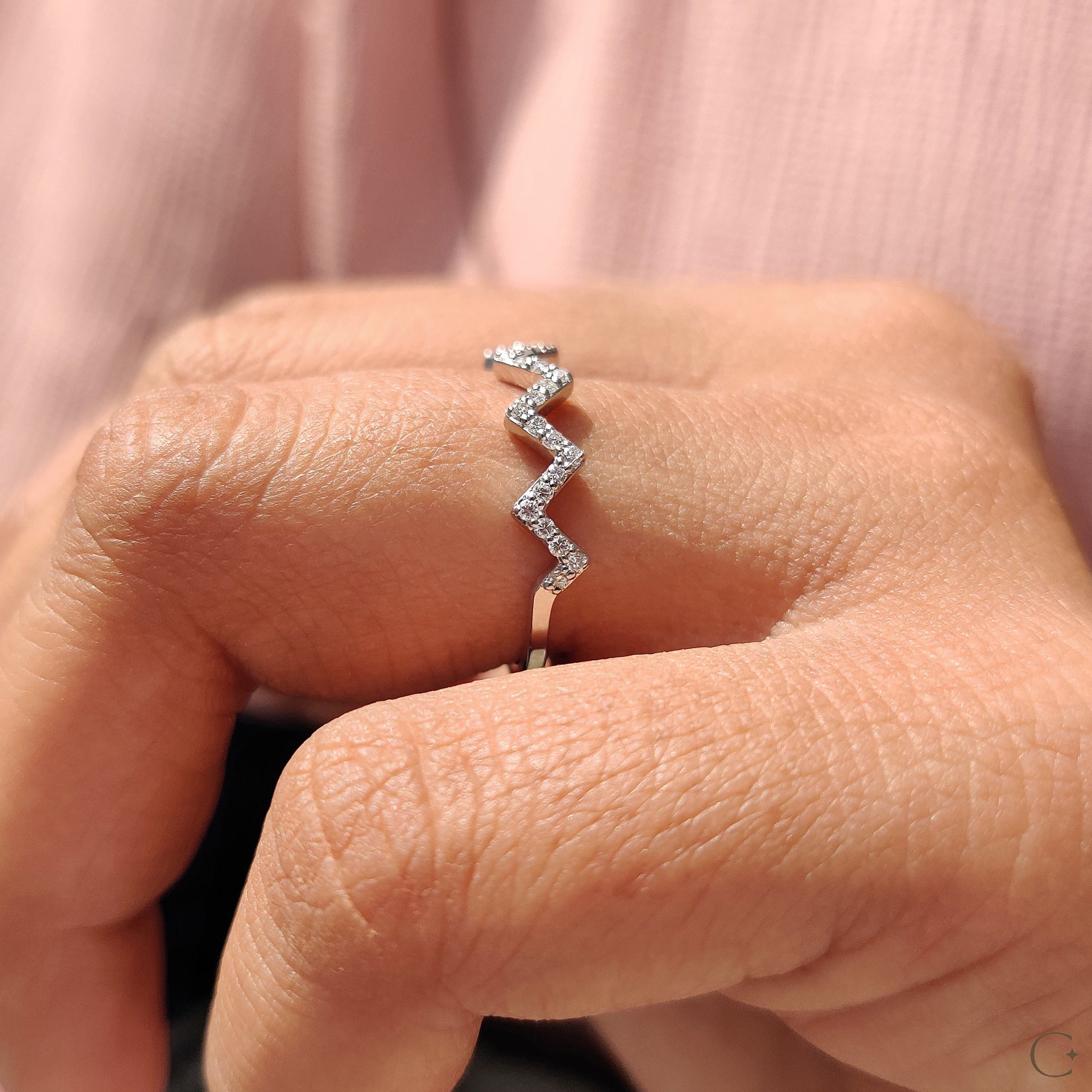 Zig Zag Band Featuring Round Cut Diamond