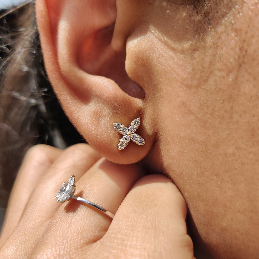 Flower Earrings - White Gold