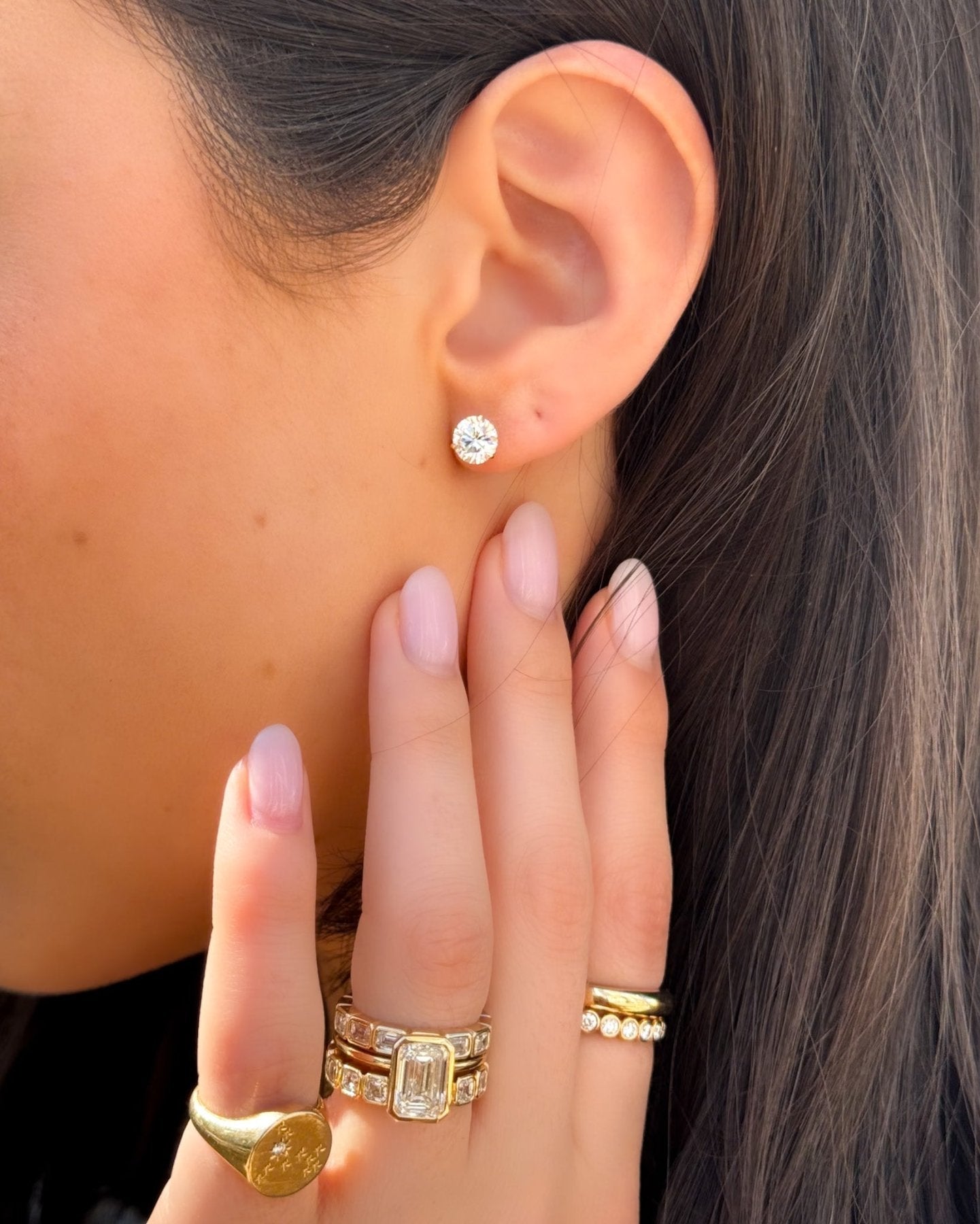 Round Cut Single Point Prong Diamond Studs