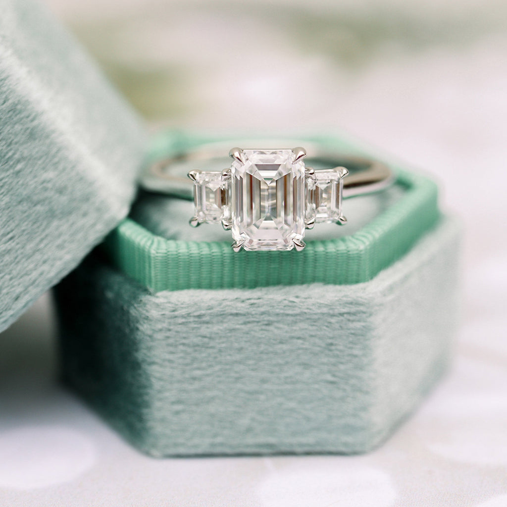 2.0 CT Emerald Moissanite Three Stones Engagement Ring
