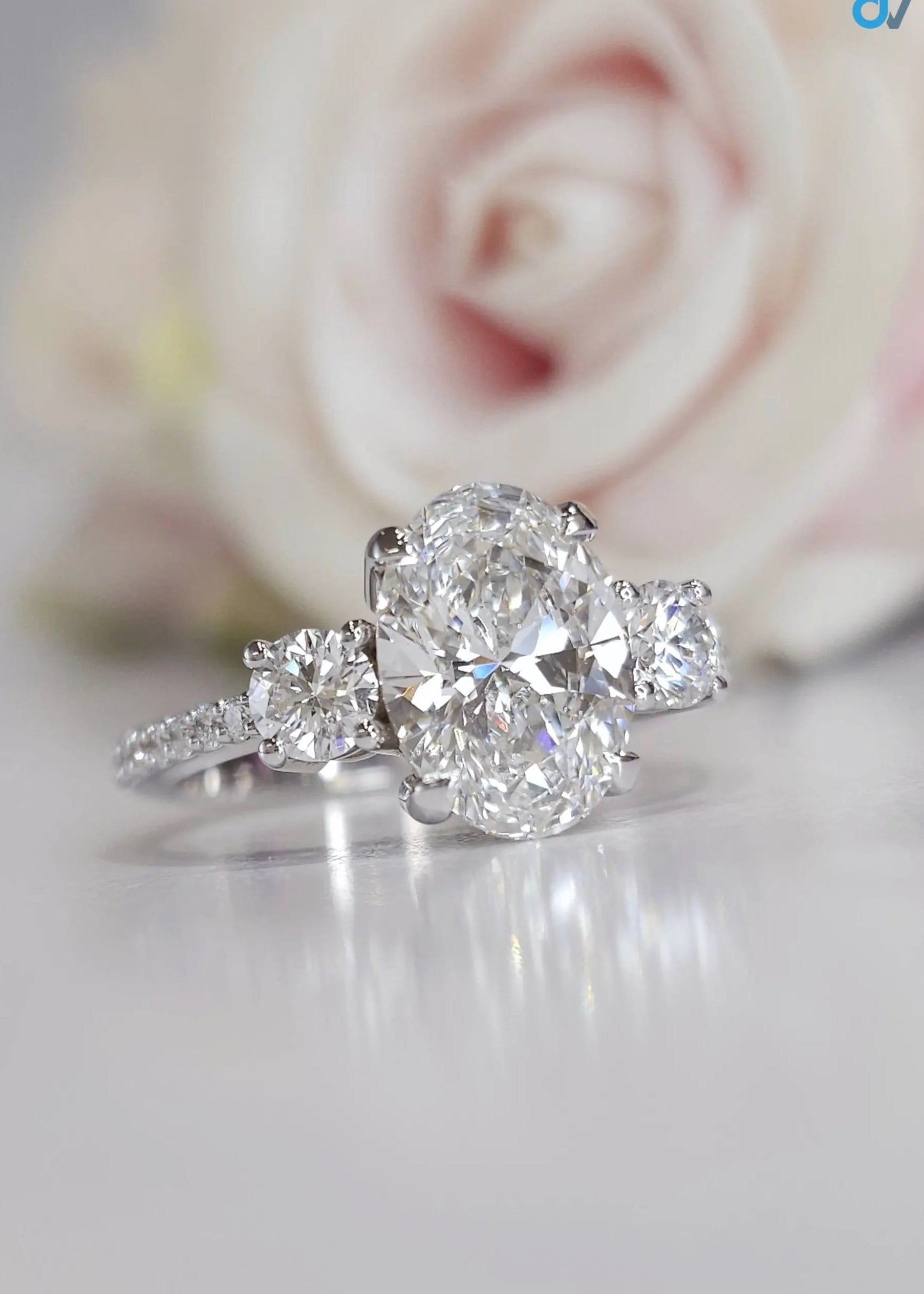 3.20 CTW Oval 3 Stone IGI Certified pave band engagement ring - DisneyValley Hauptbild