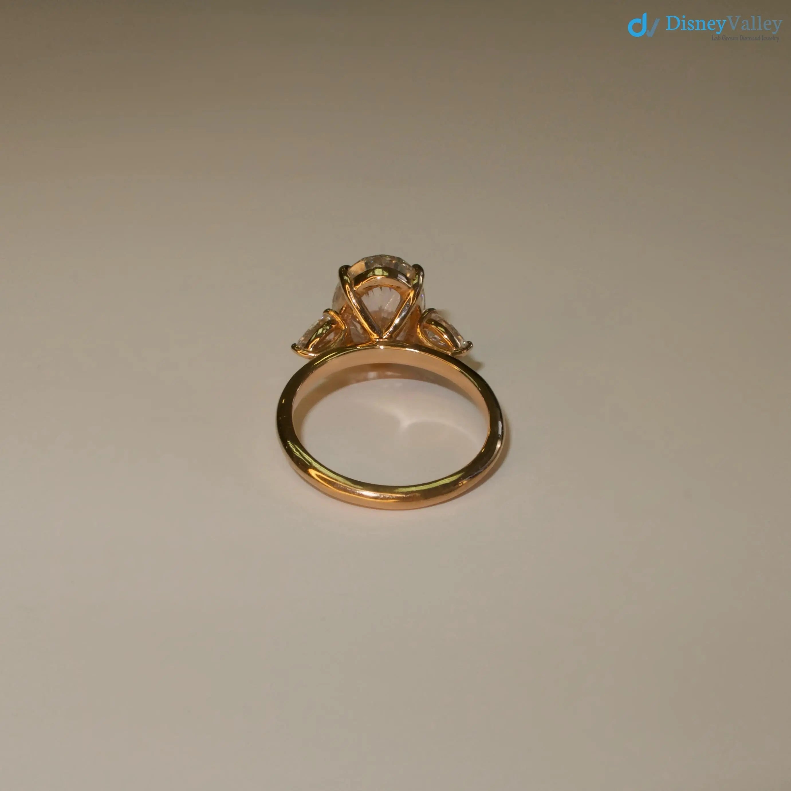 3.50 Carats IGI Certifed Lab Grown Oval Cut Diamond Engagement Ring - DisneyValley