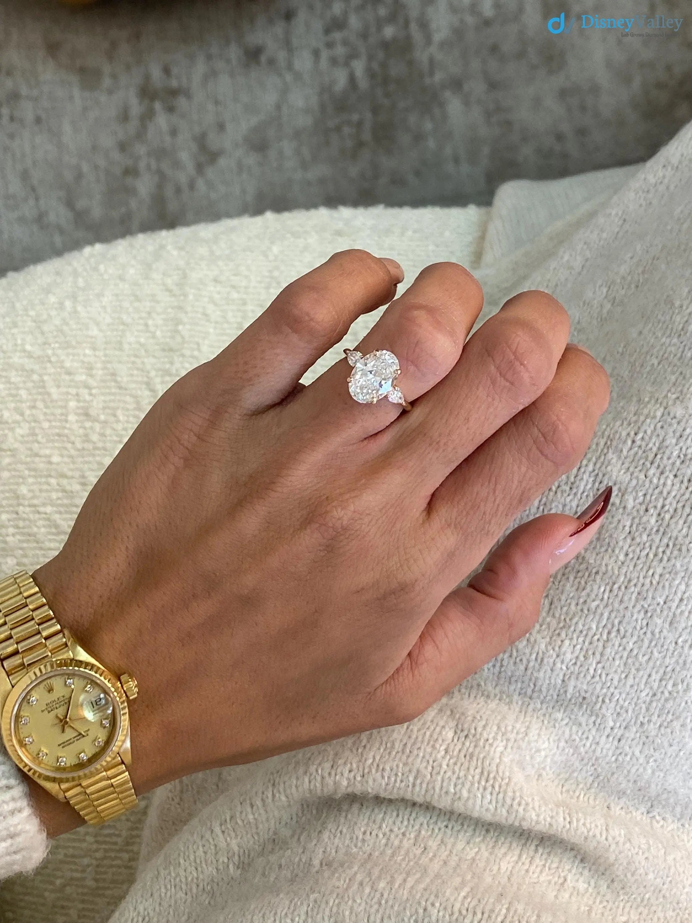 3.50 Carats IGI Certifed Lab Grown Oval Cut Diamond Engagement Ring - DisneyValley