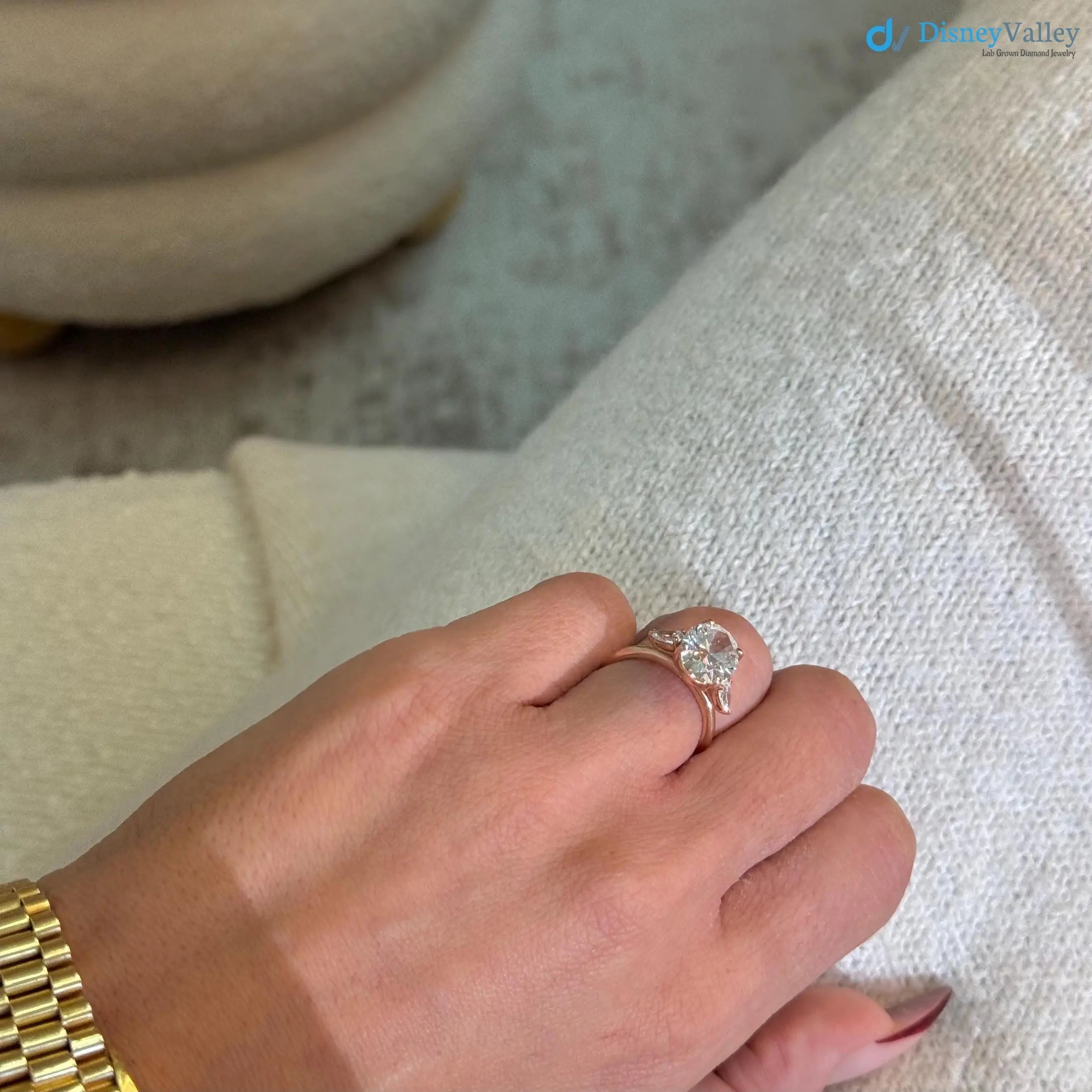 3.50 Carats IGI Certifed Lab Grown Oval Cut Diamond Engagement Ring - DisneyValley