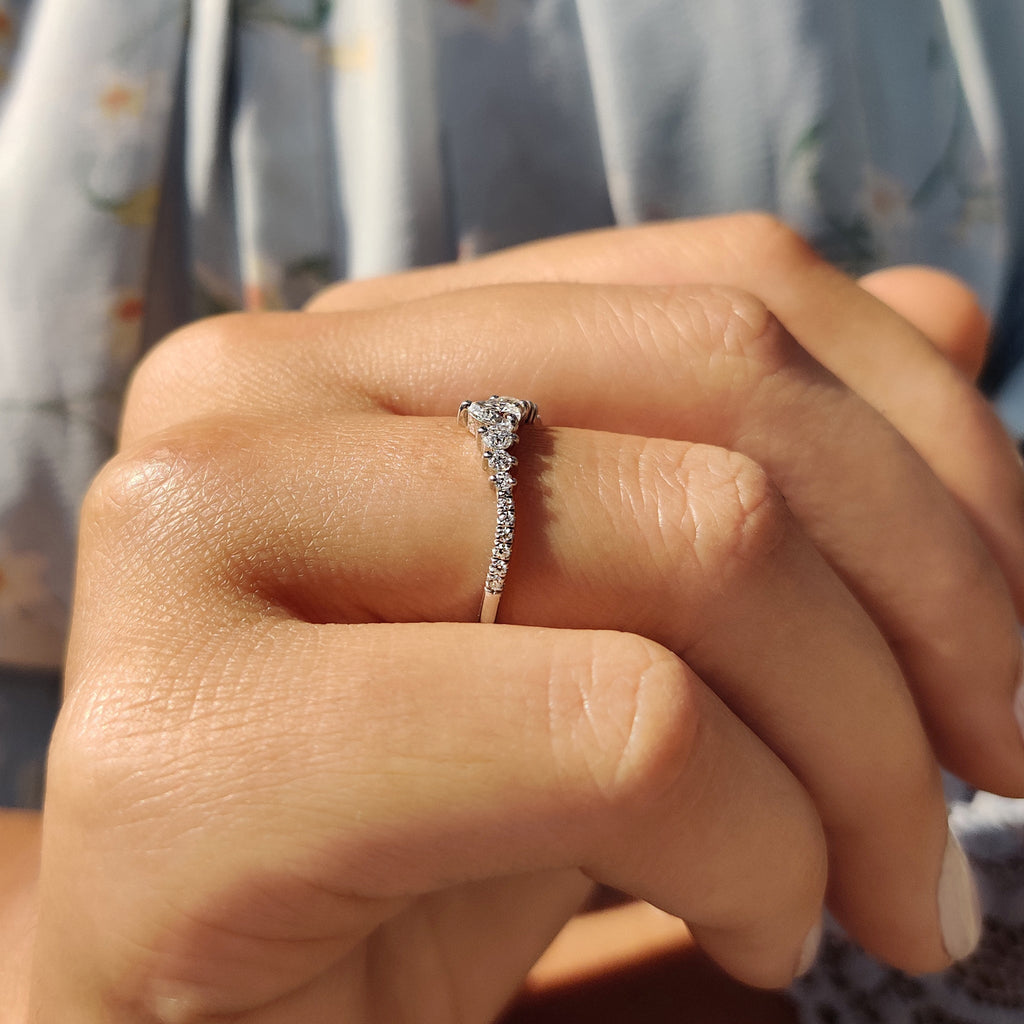 Pear And Round Cut Curved Moissanite Wedding Band