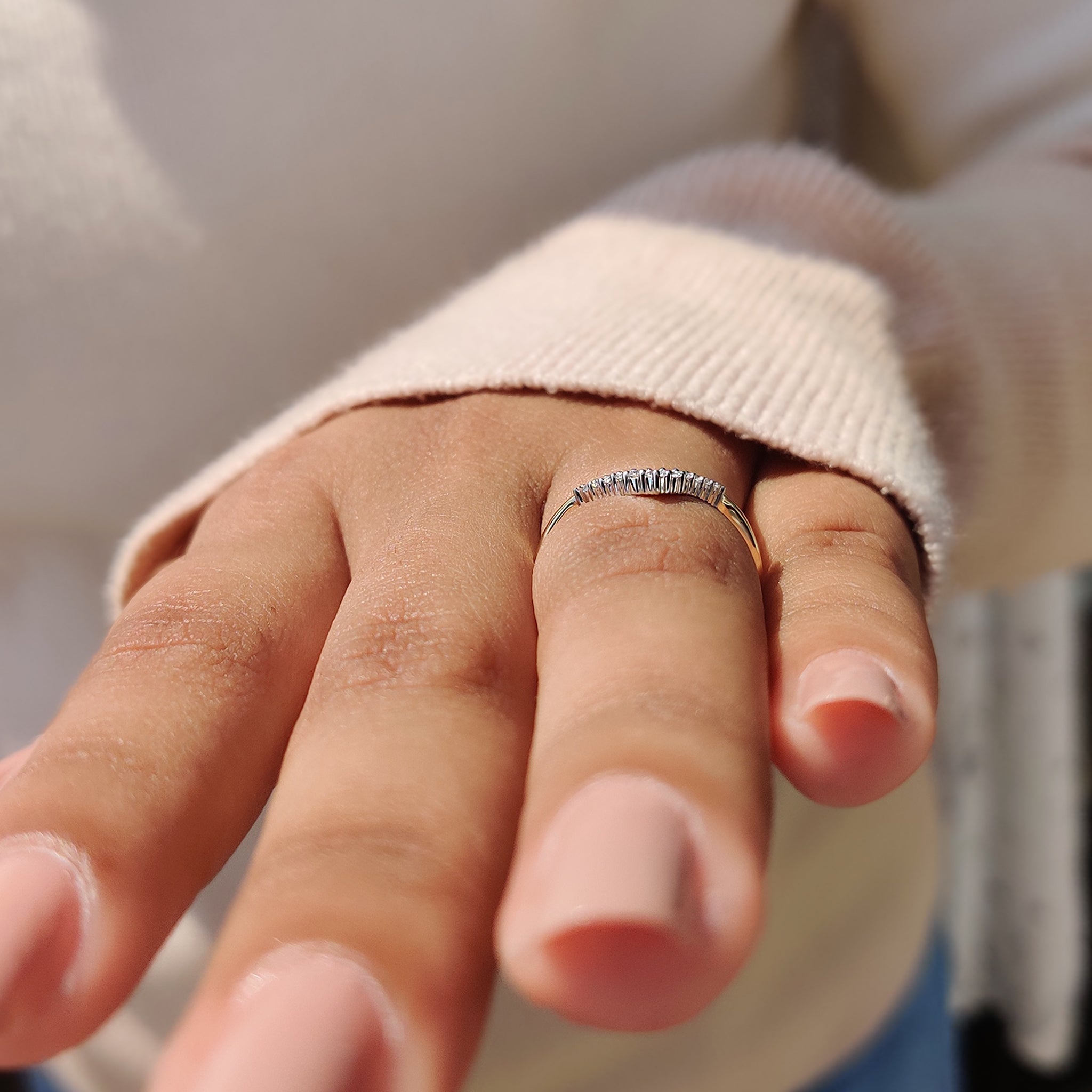 Round Cut Chevron Wedding Band