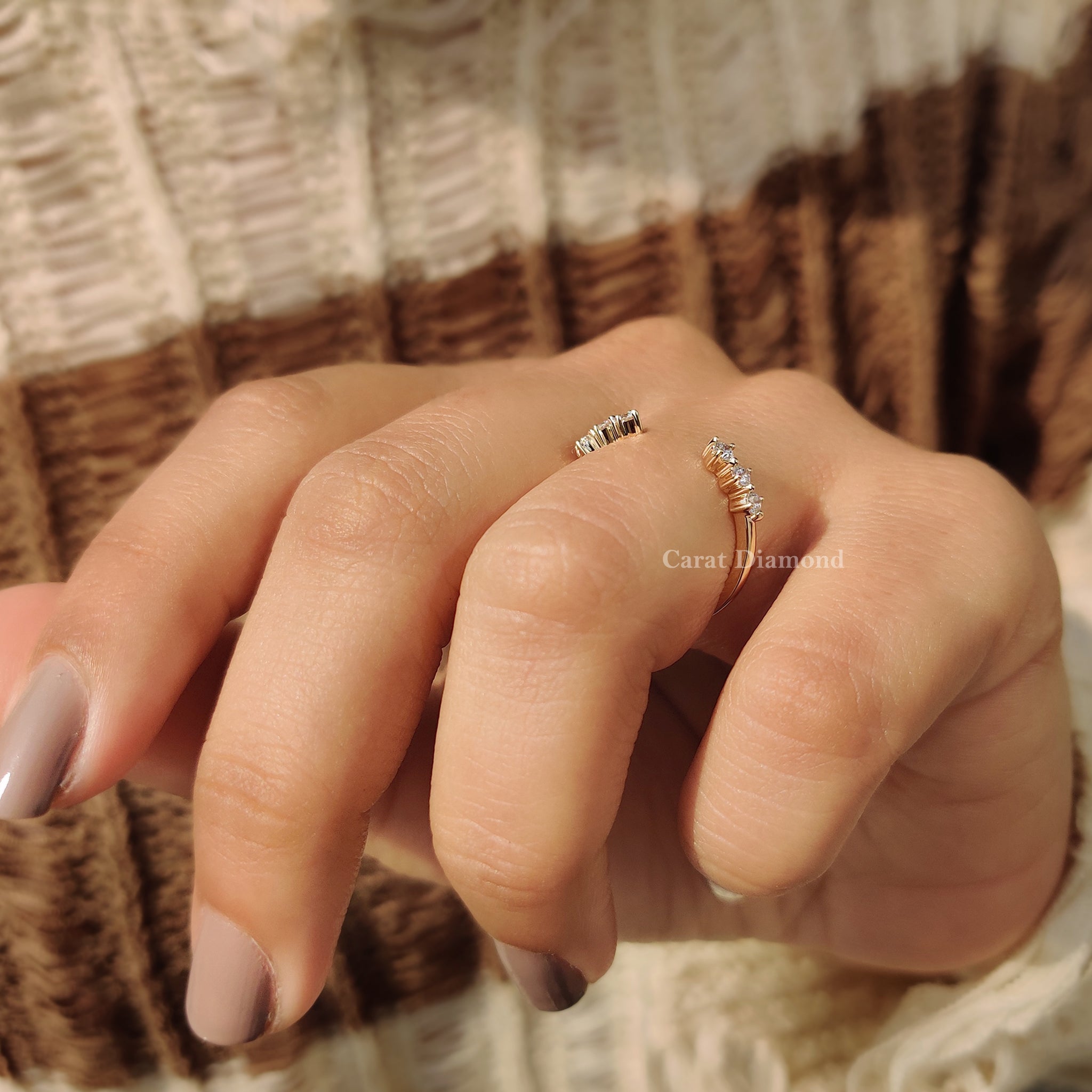 Round Cut Moissanite Open Gap Band