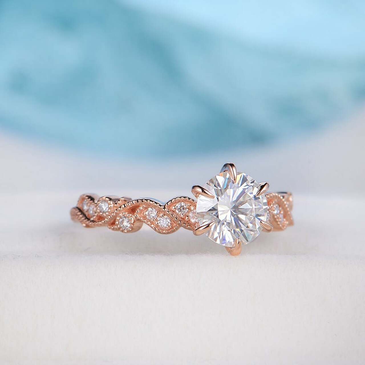 1.0CT Round Cut vintage Style Moissanite Engagement Ring
