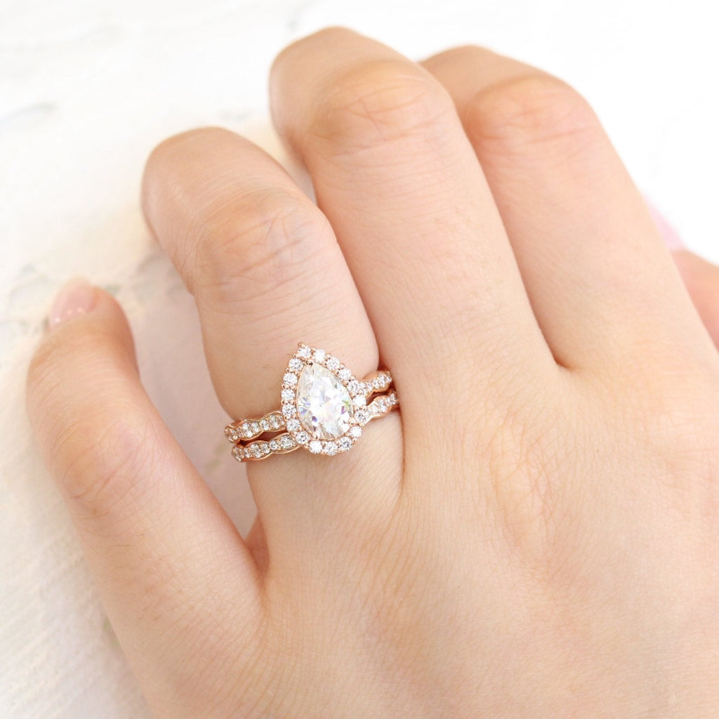 1.50CT Pear Cut Moissanite Halo Bridal Ring Set