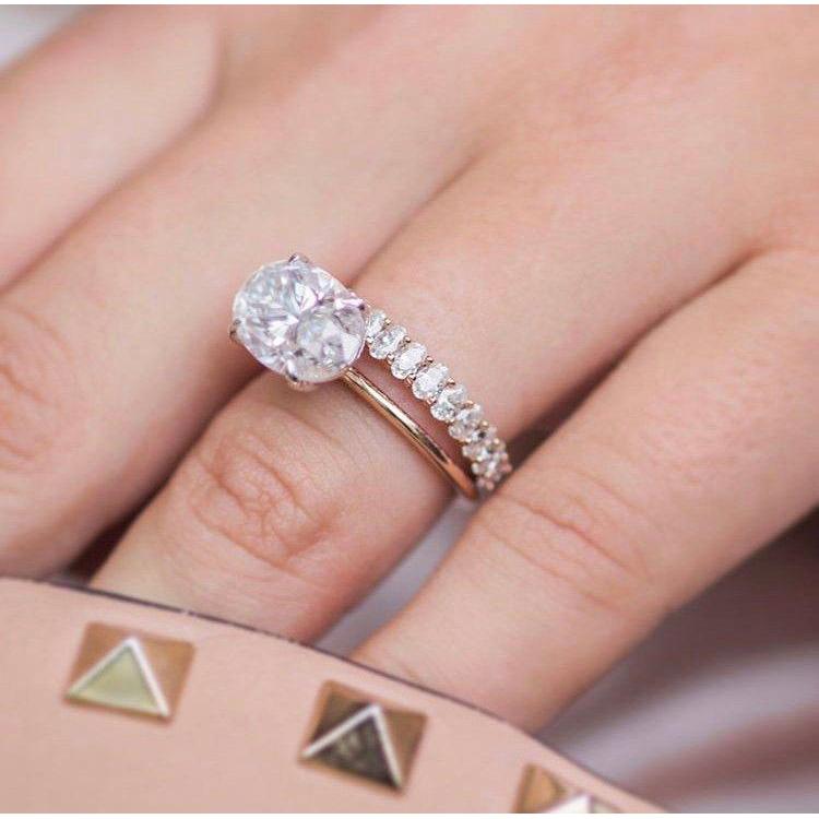 4.0 CT East-West Oval Moissanite Solitaire Engagement Ring