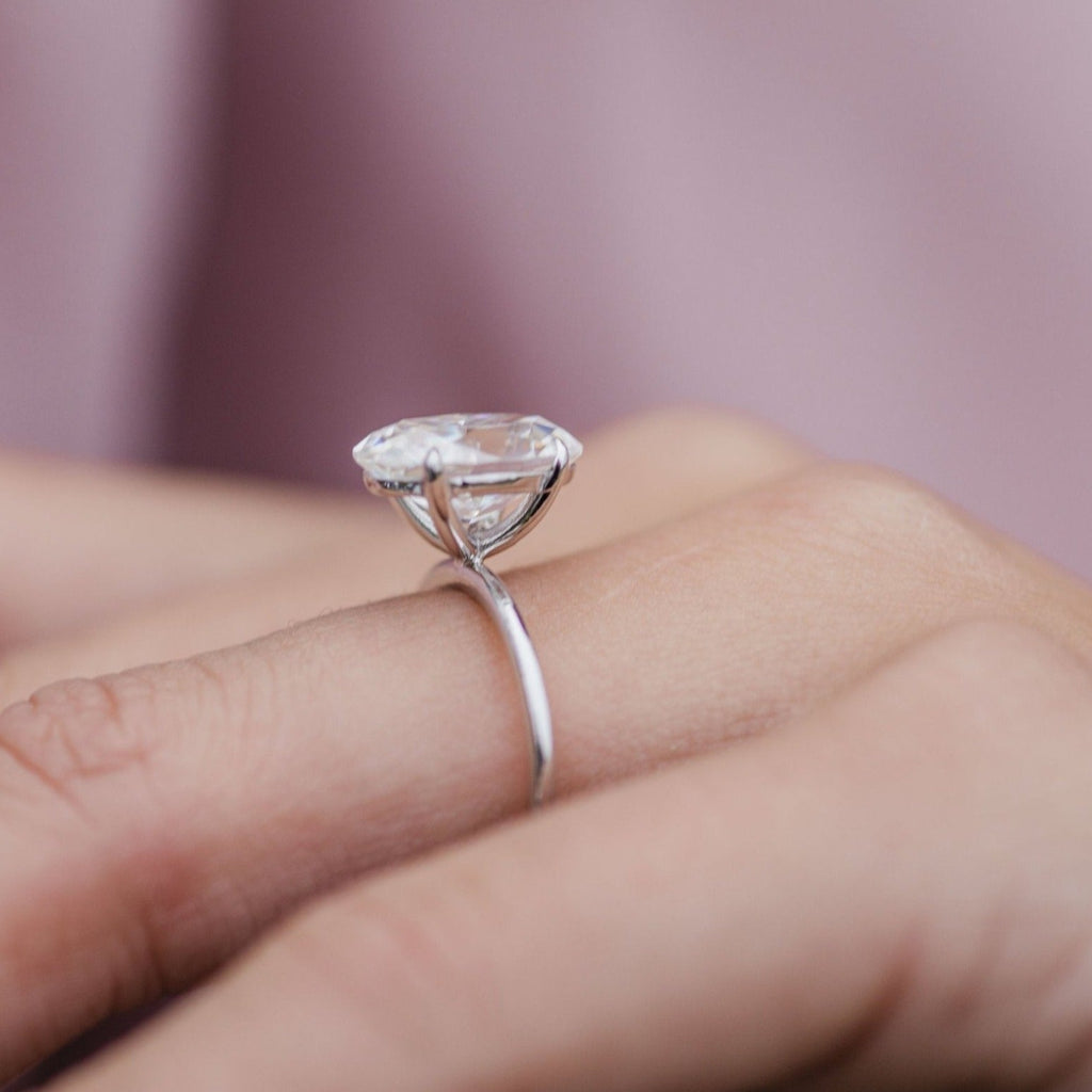 4.0 CT Oval Cut Moissanite Solitaire Engagement Ring