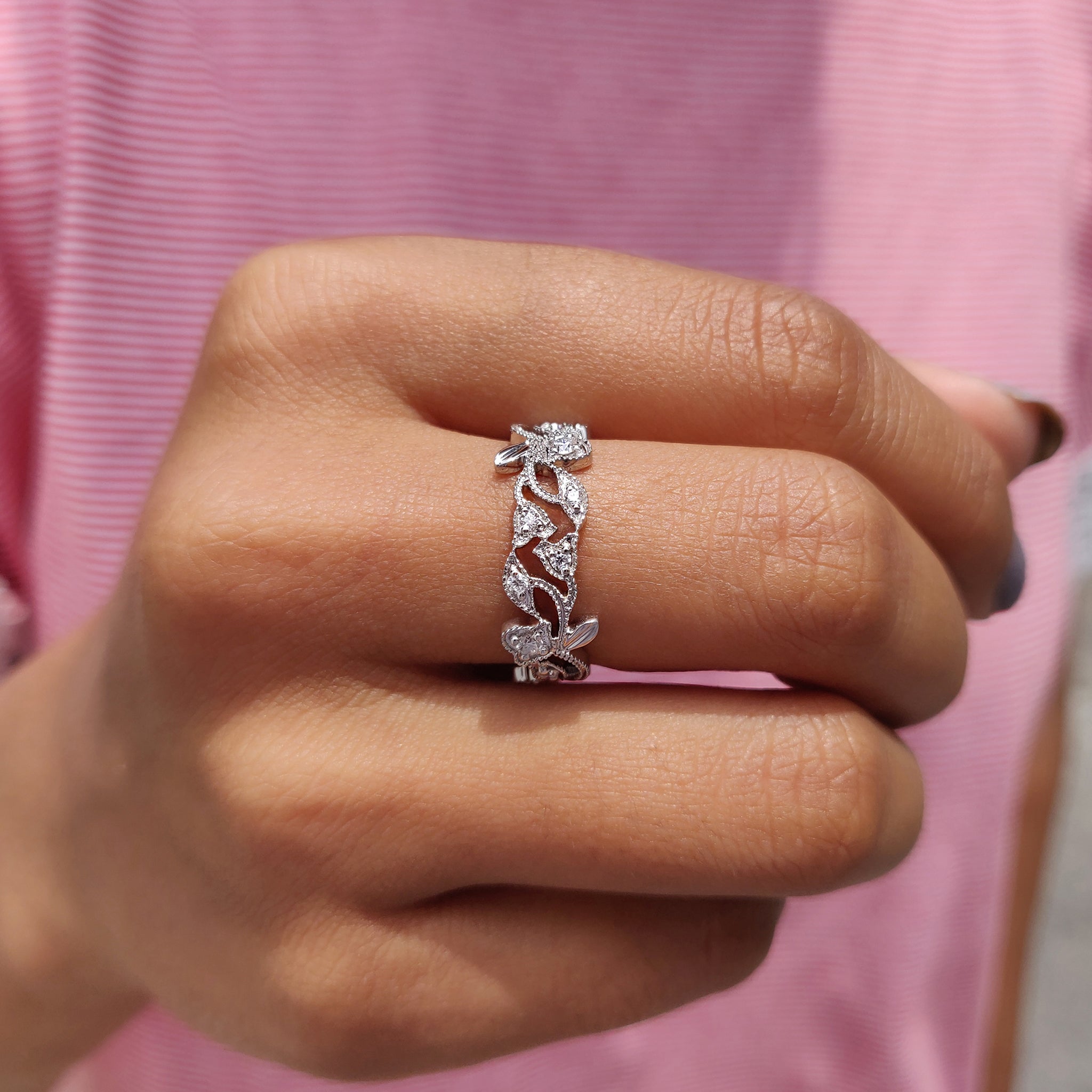 Vintage Style Wedding Band With Round Moissanite