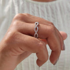 Round Cut Twisted Wedding Band