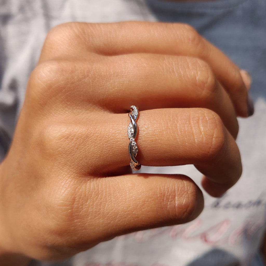 Round Cut Pave Twist Wedding Band