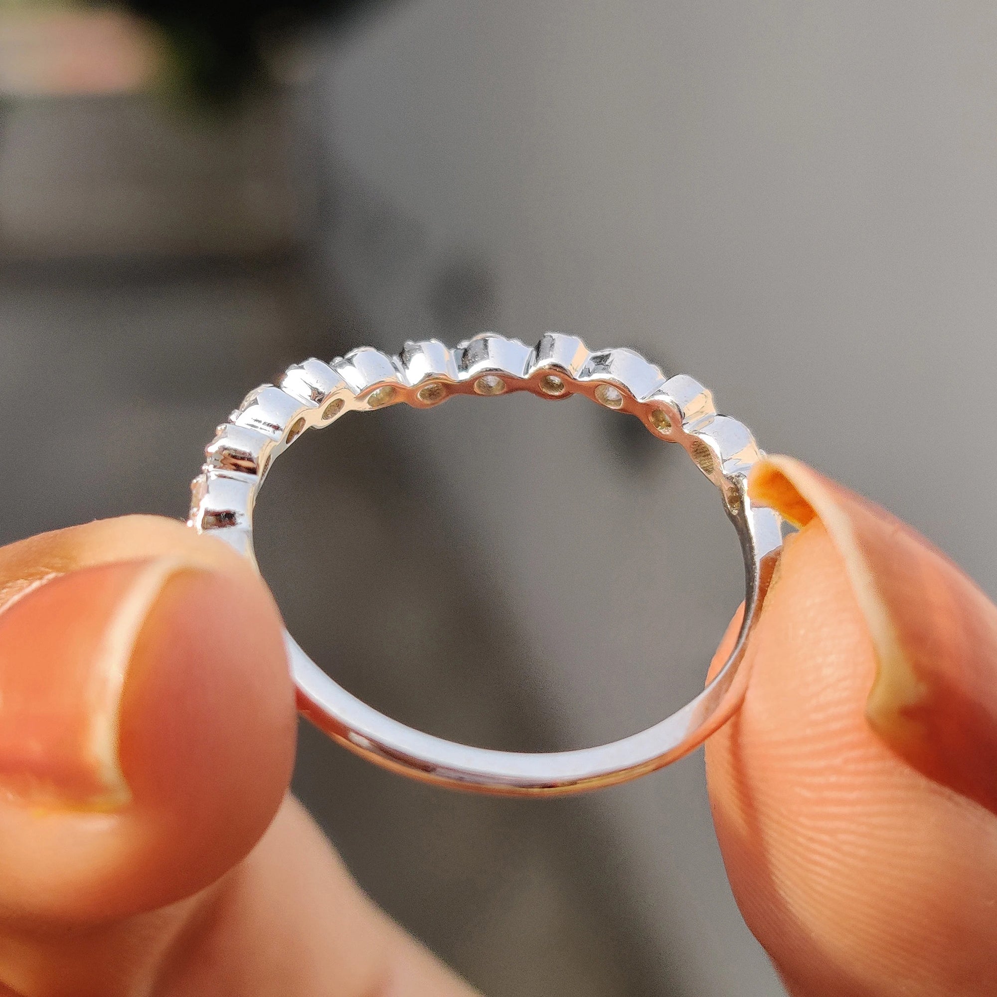 Round Cut Curved Moissanite Wedding Band