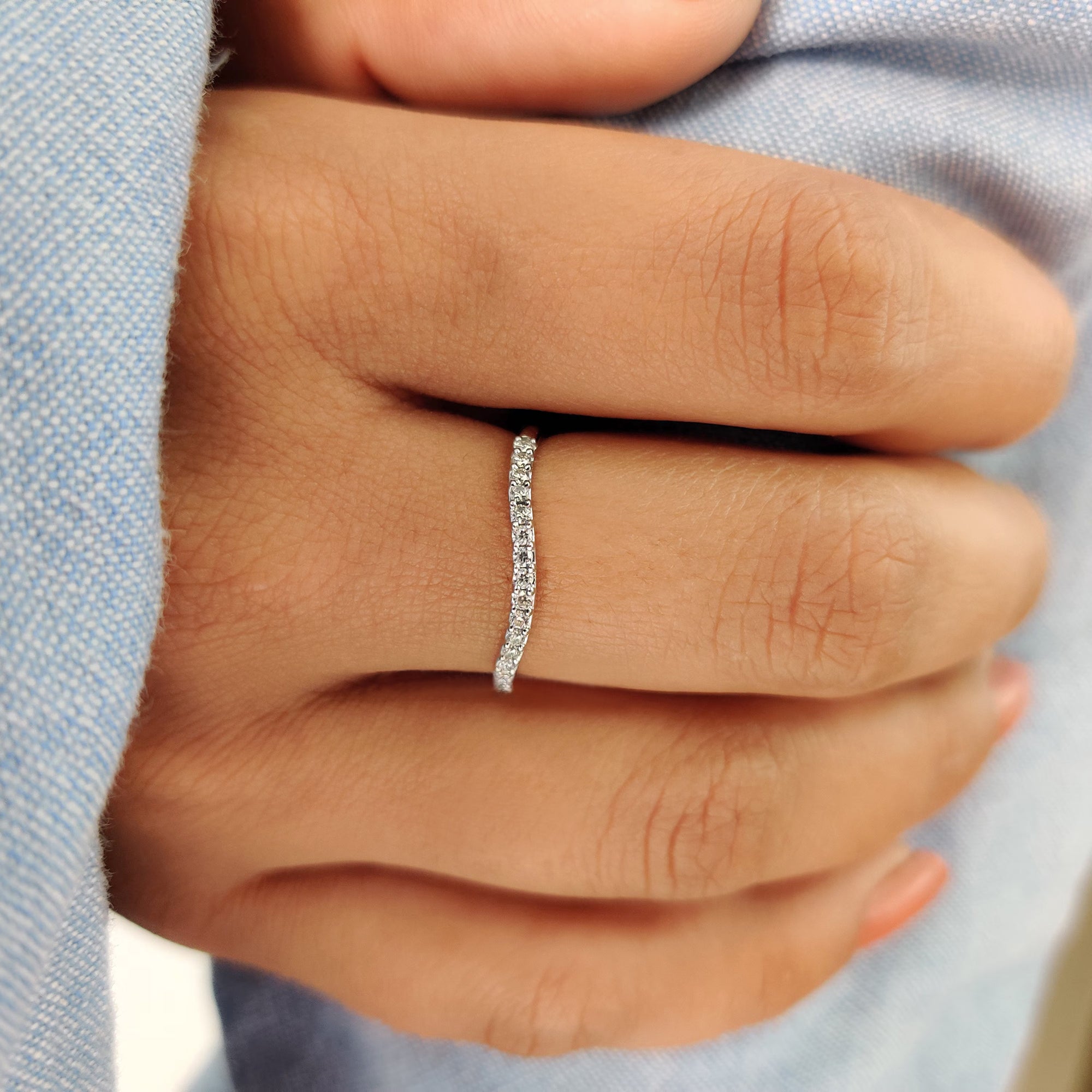 Danity Curvy White Gold Wedding Band