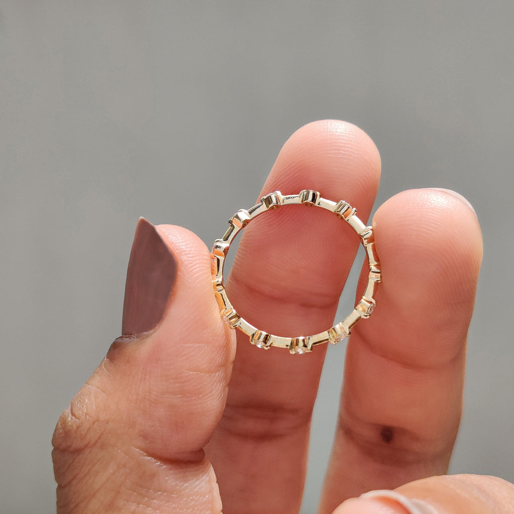 Round Diamond Wedding Band – Double Row Pave