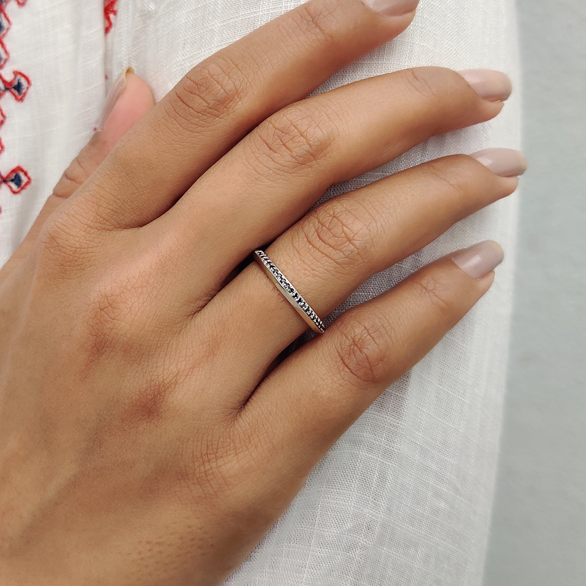 Knife Edge Wedding Band With Black Moissanite