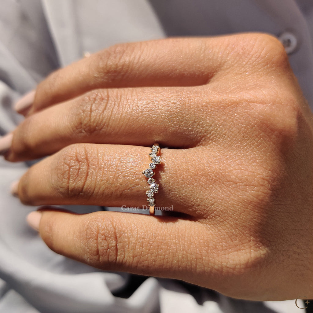 Round Cut Curvy Style Yellow Gold Wedding Band