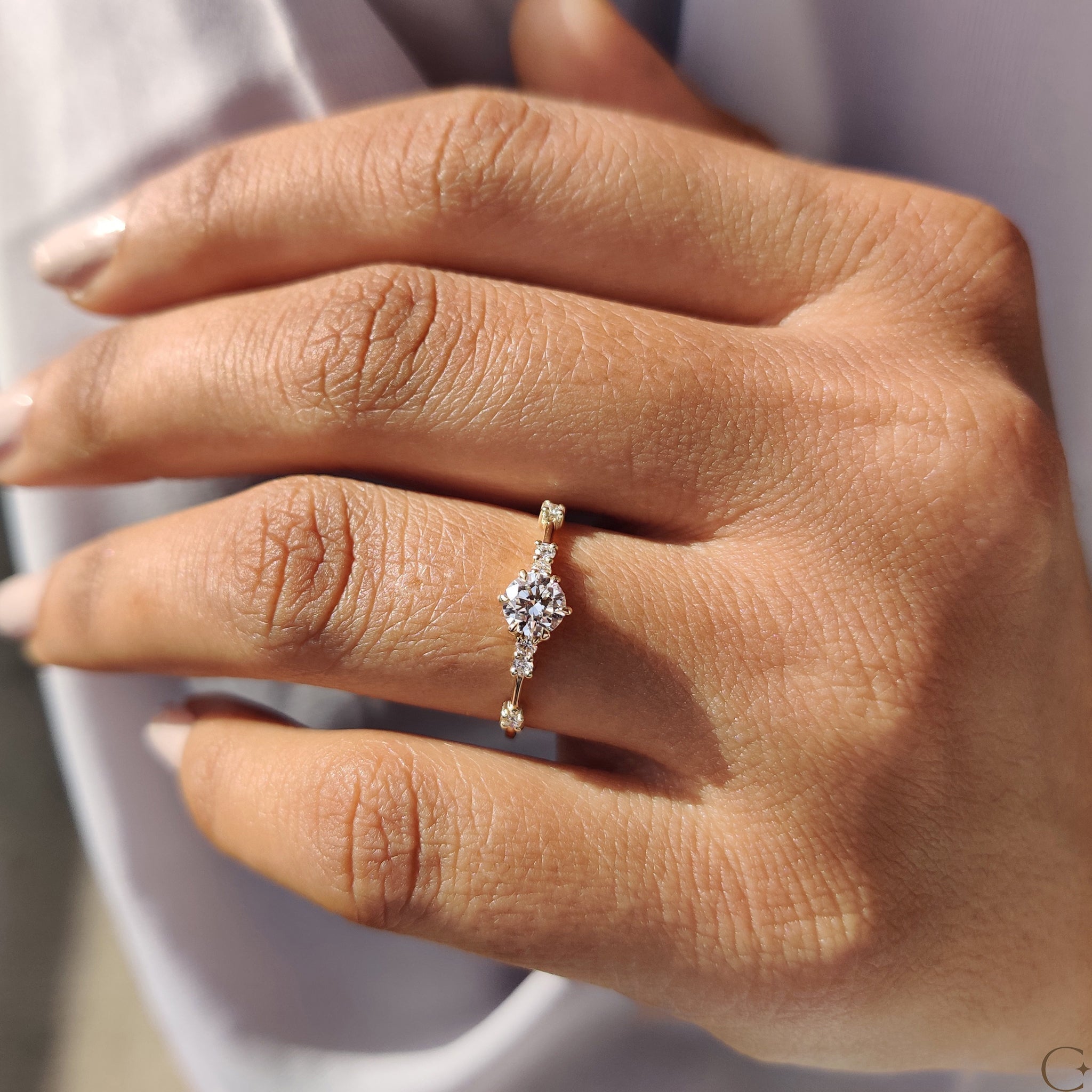 Round Diamond Engagement Ring with Muse Setting