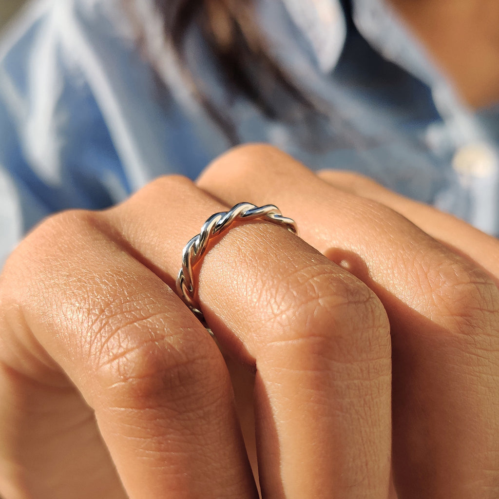 Twisted Wedding Band Featuring Simple Style