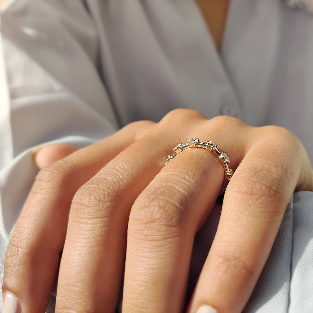 Round Cut Yellow Gold Wedding Band