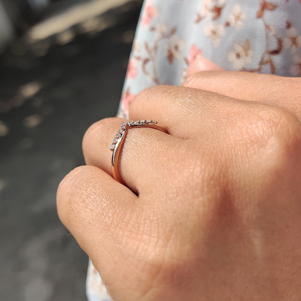 V Shaped Wedding Band In Round Cut Tiara Style