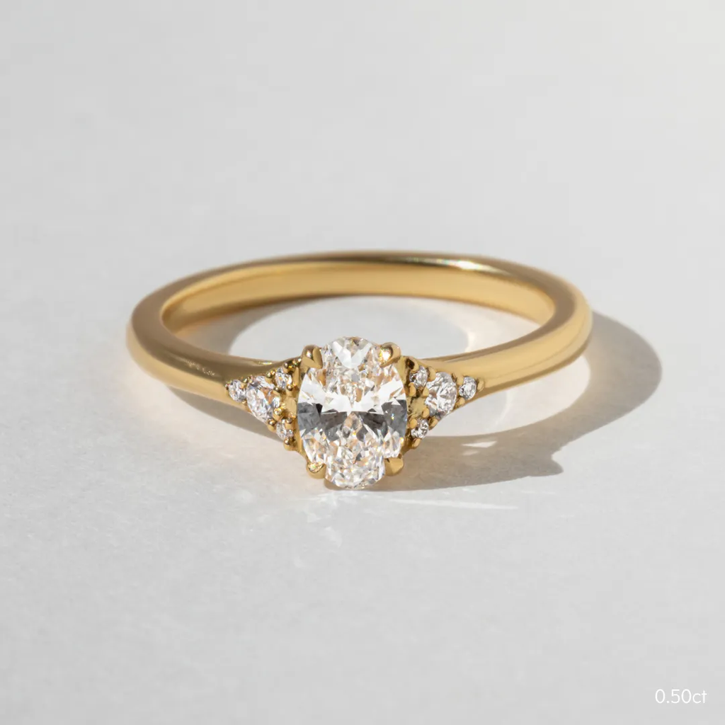 0.50 CT-1.0 CT Oval Cut Moissanite Cluster Setting Engagement Ring