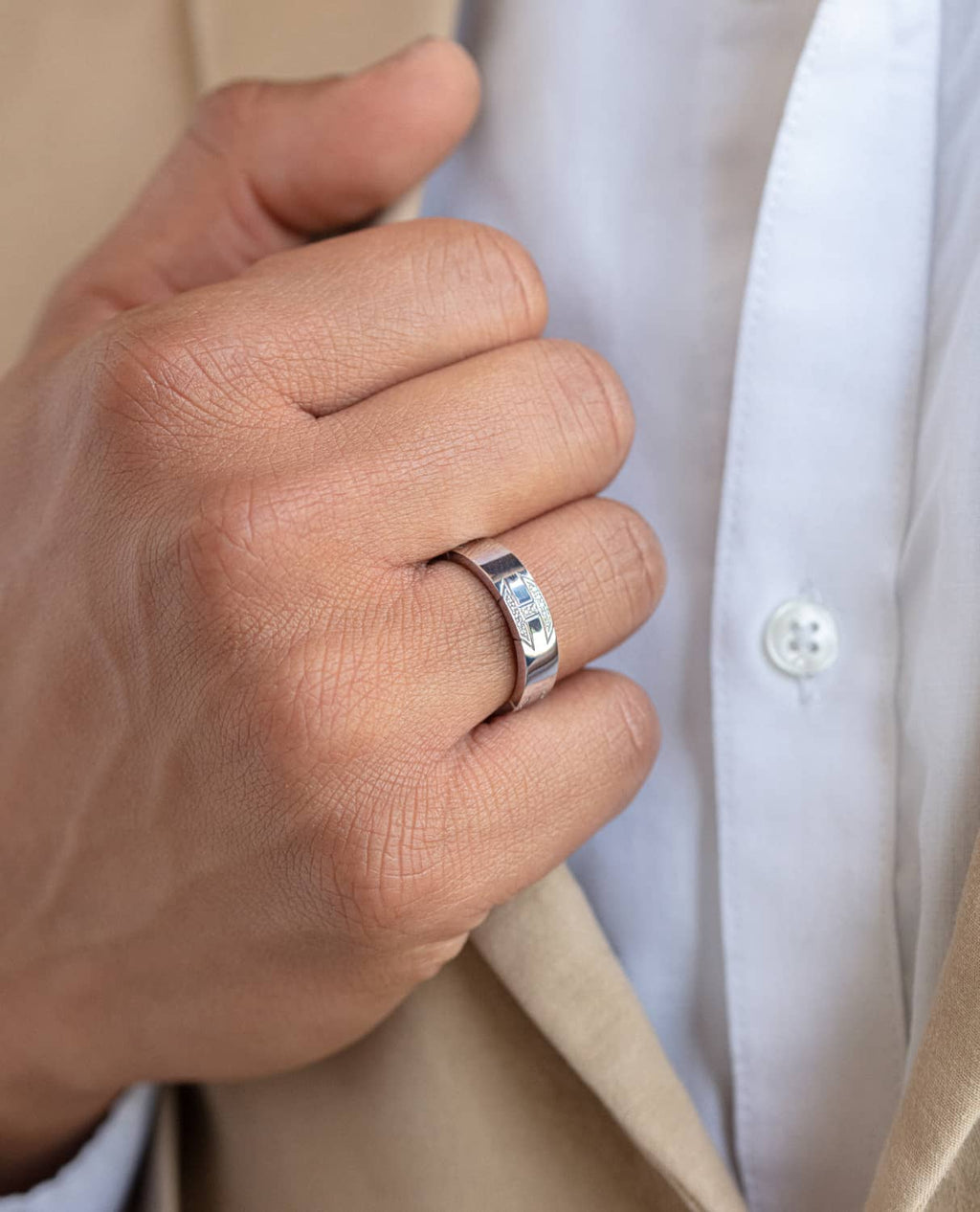 BRIGGS Gold Ring with 0.30ct Black Diamonds