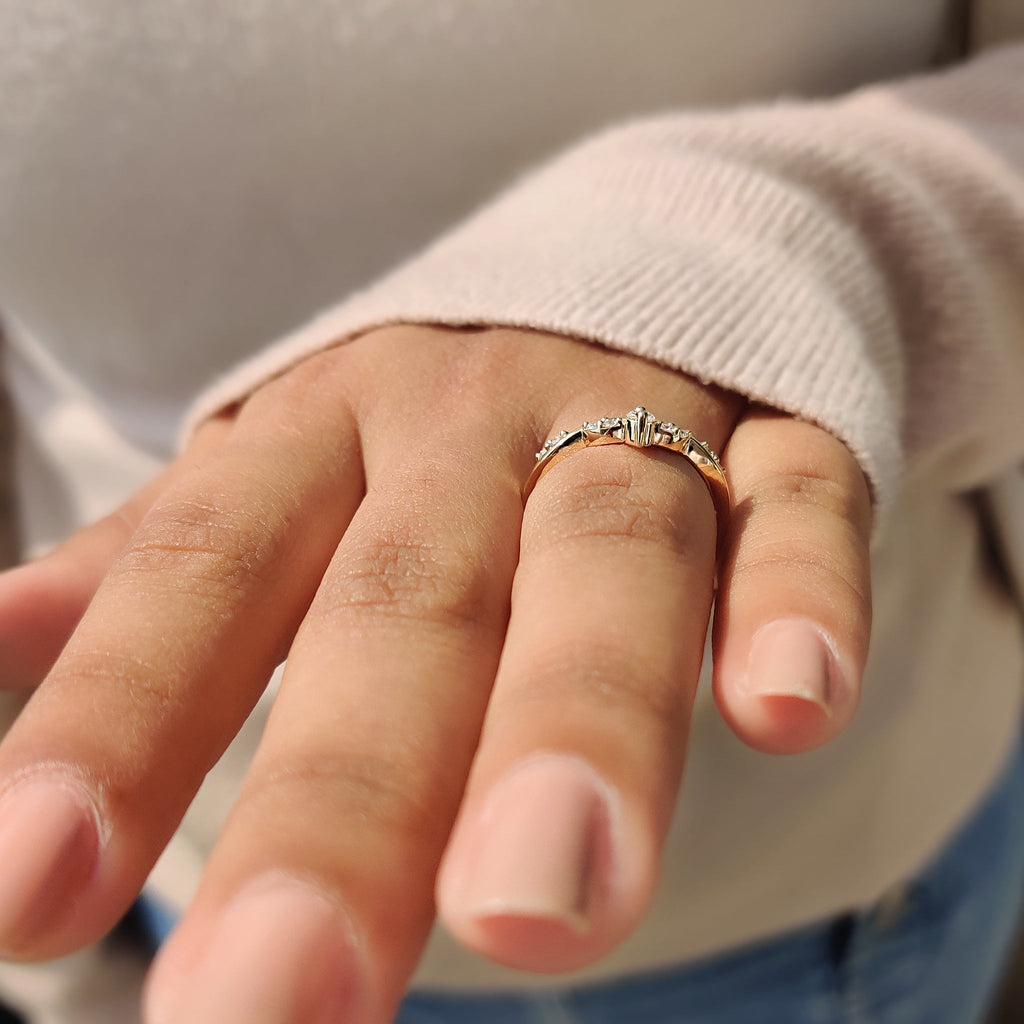 Crown Wedding Band With Round Diamond