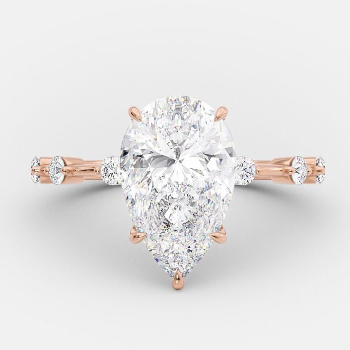 2.50 CT Pear Moissanite Solitaire Dainty Style Engagement Ring Immagine principale del prodotto