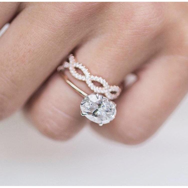 4.0 CT East-West Oval Moissanite Solitaire Engagement Ring