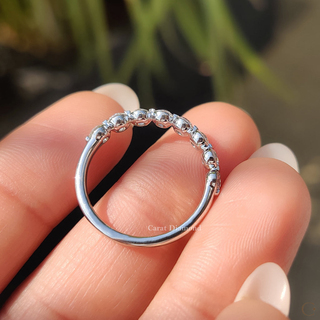White Gold Wedding Band For Women in Round Diamond