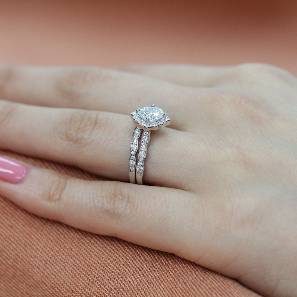 1.0 CT chusion Cut Moissanite Vintage Halo Bridal Ring Set