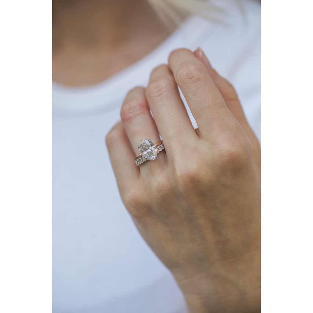 4.0 CT Elongated Oval Moissanite Solitaire Engagement Ring