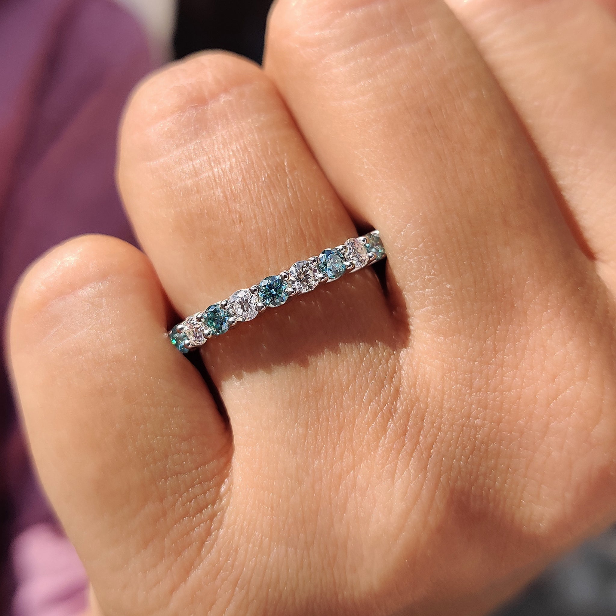 Round Cut Cyan Blue Full Eternity Wedding Band Image secondaire du produit