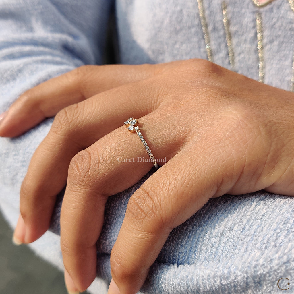 Round Cut Diamond Simple Yellow Gold Wedding Band