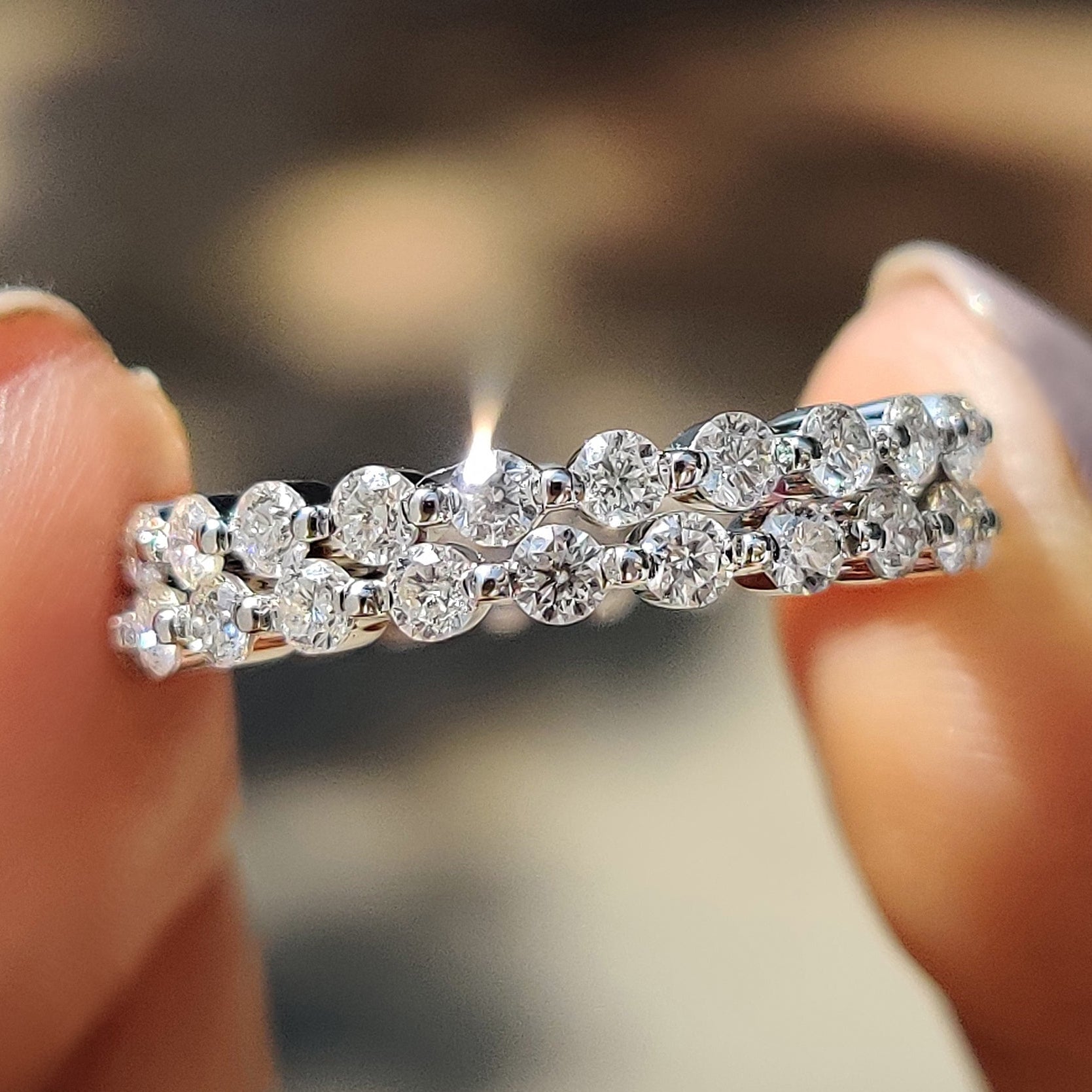 Round Moissanite Eternity Band For Women Hauptbild