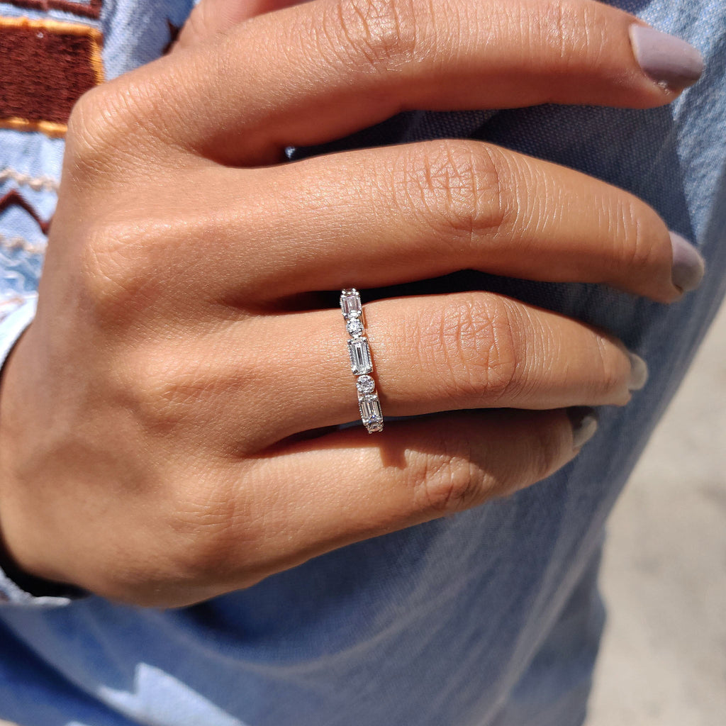 Baguette And Round Cut Wedding Ring Featuring Milgrain Setting