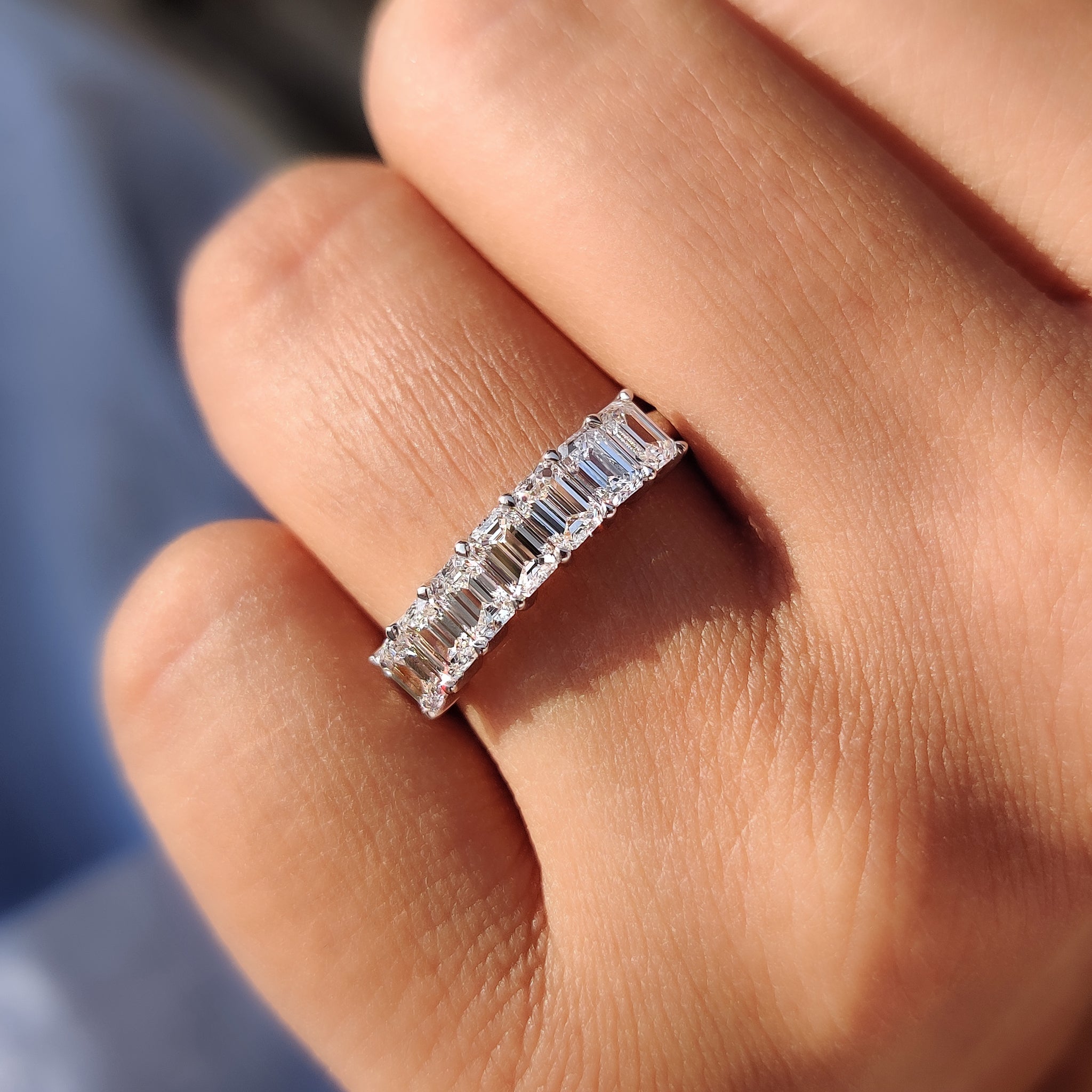 Emerald Cut Wedding Band - 7 Lab Diamonds Imagen principal del producto