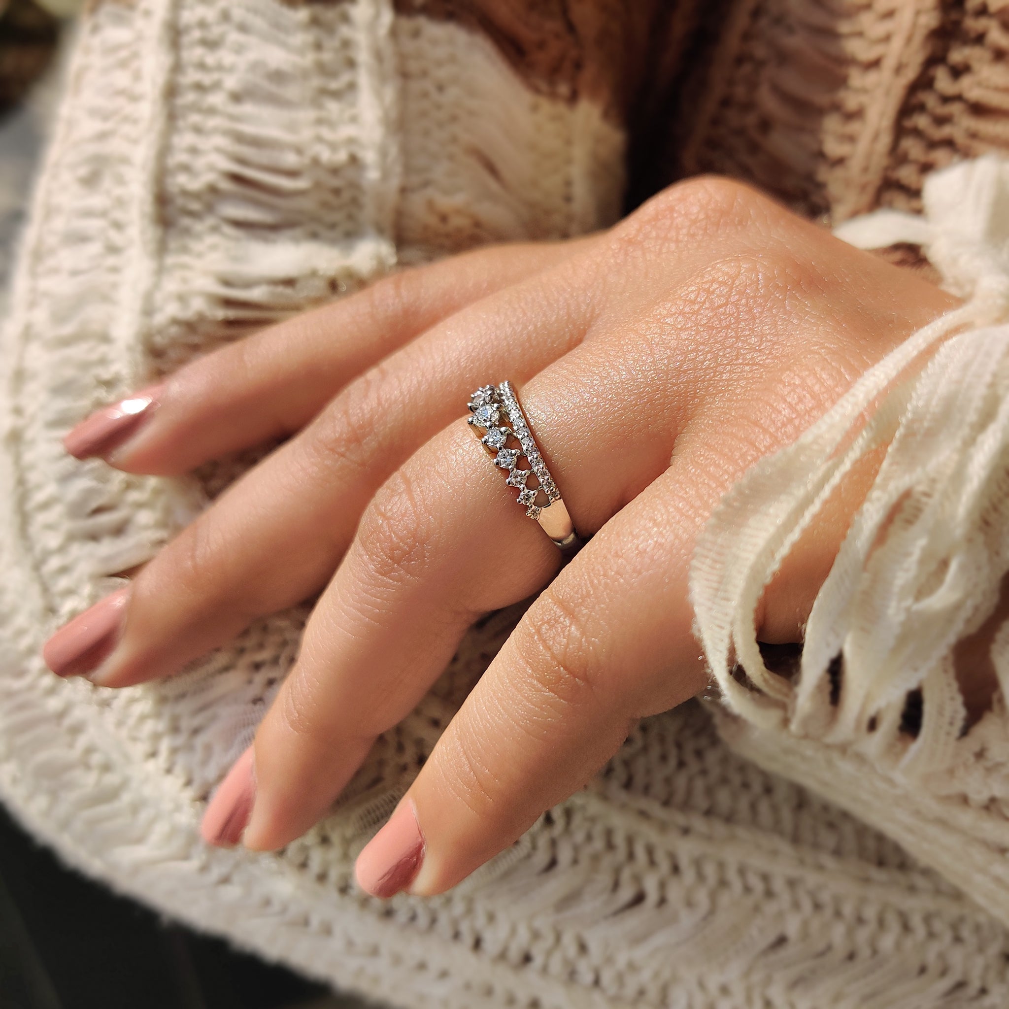Round Cut Double Row Wedding Band Image secondaire du produit