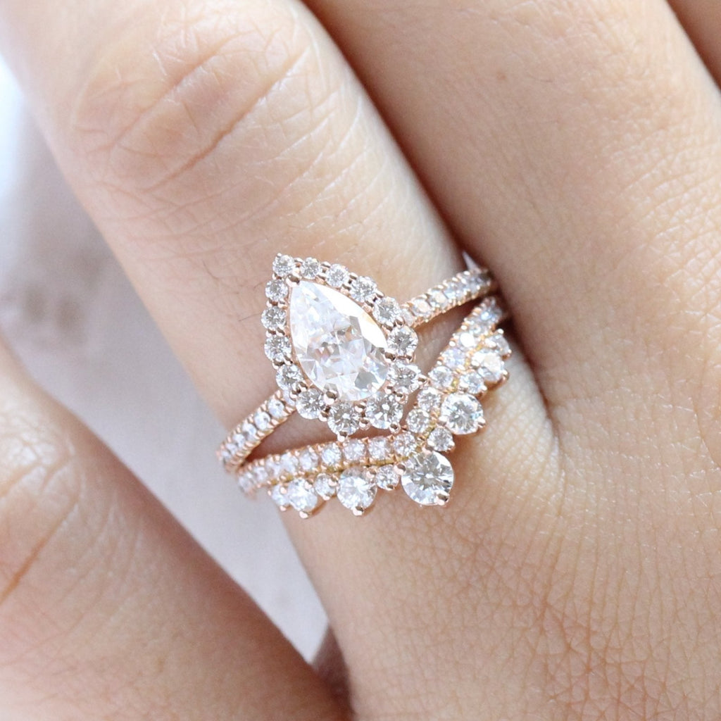 1.0CT Pear Cut Moissanite Halo Bridal Ring Set