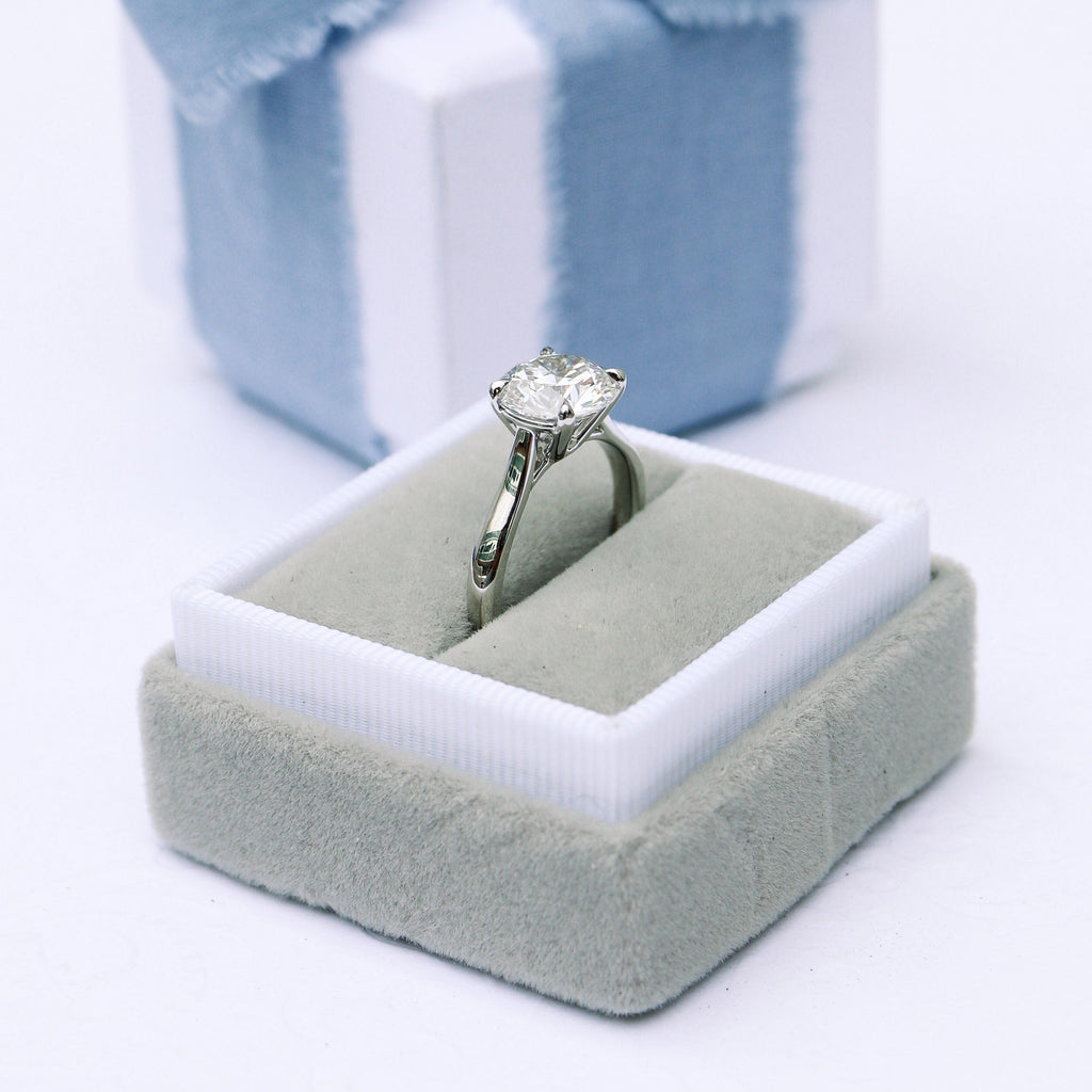 2.0 CT Round Cut Moissanite Solitaire Engagement Ring
