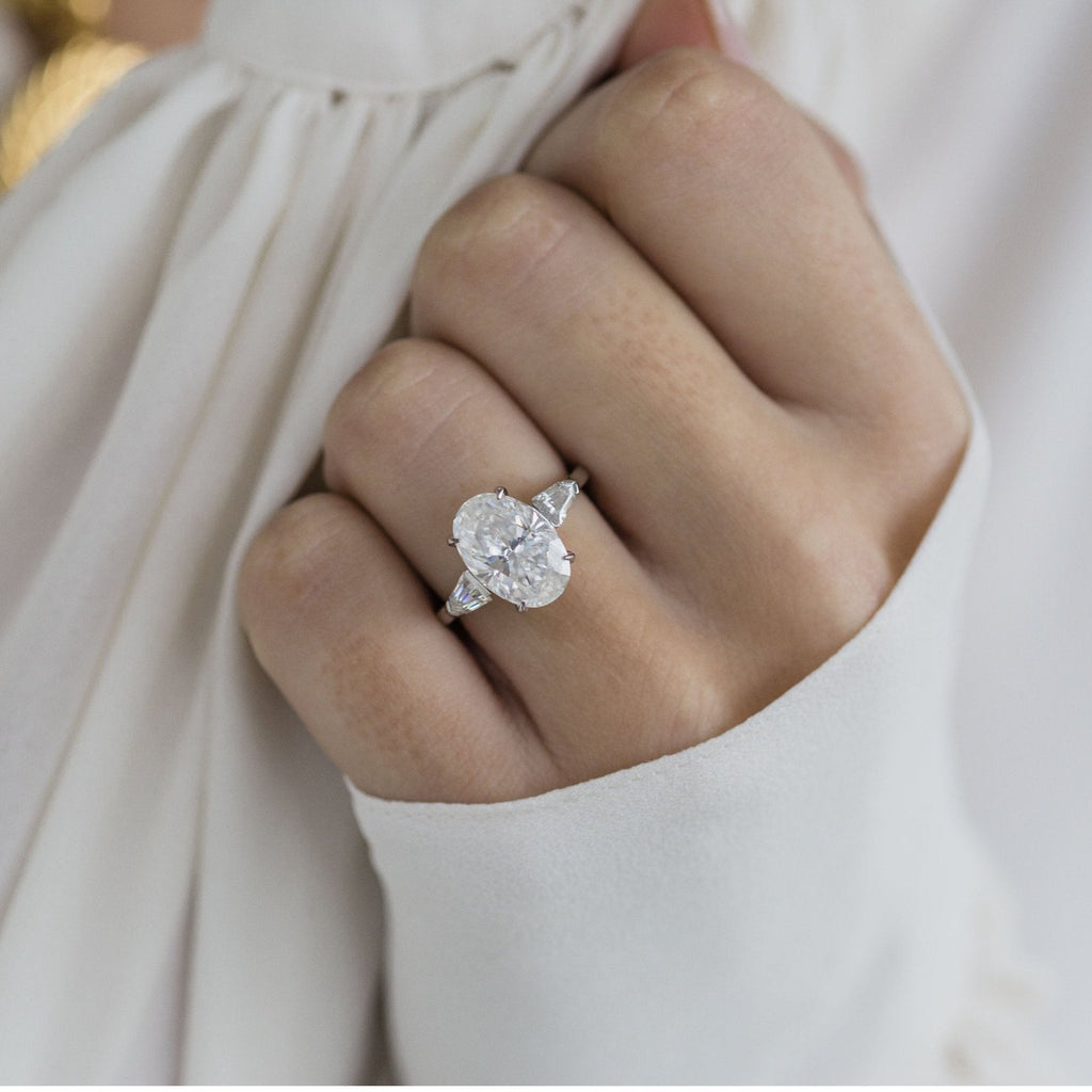 4.0 CT Oval Moissanite Three Stones Engagement Ring