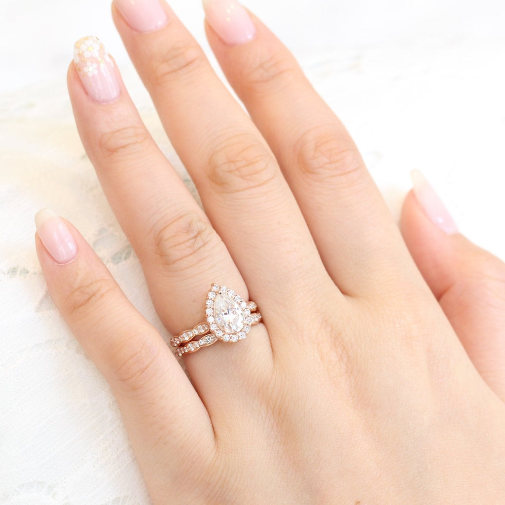 1.50CT Pear Cut Moissanite Halo Bridal Ring Set