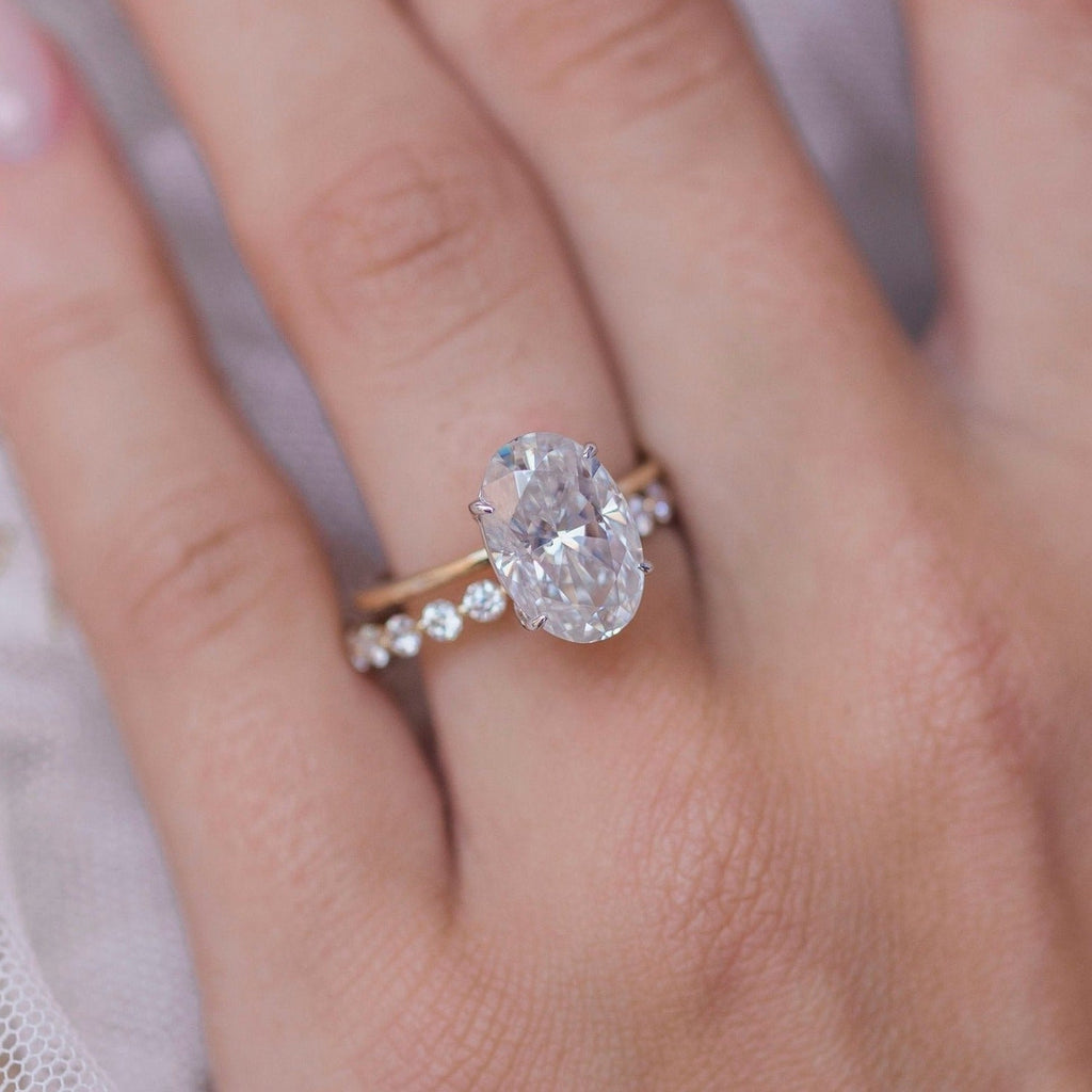 4.0 CT Oval Moissanite Soliatire Engagement Ring