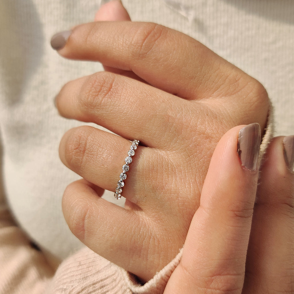 Shared Prong Eternity Round Diamond Wedding Band