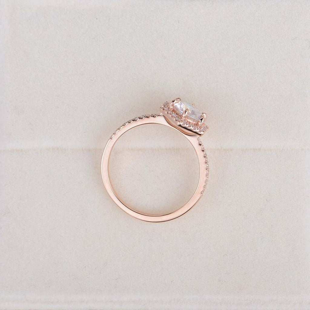 1.0CT Round Brilliant Cut Unique Halo Moissanite Engagement Ring